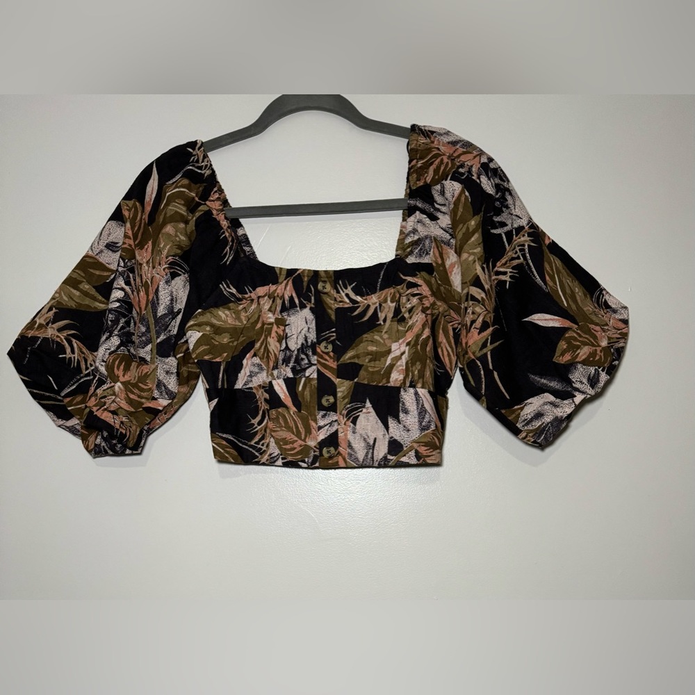 Walter Baker Winnie Crop Top  short puff sleves. Casa Marina Size L Color Multi
